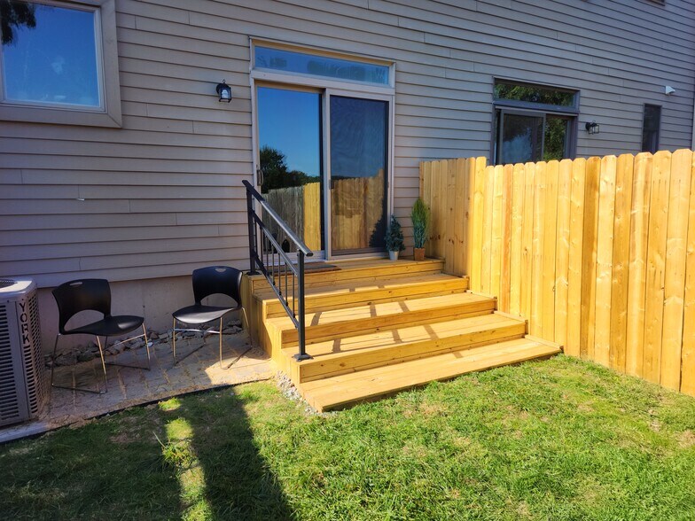 Yard Patio - 846 Northwestern Ave
