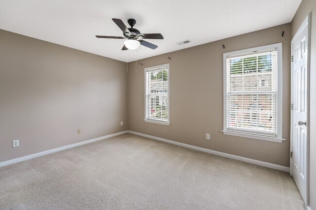 Building Photo - 2432 Bay Harbor Dr