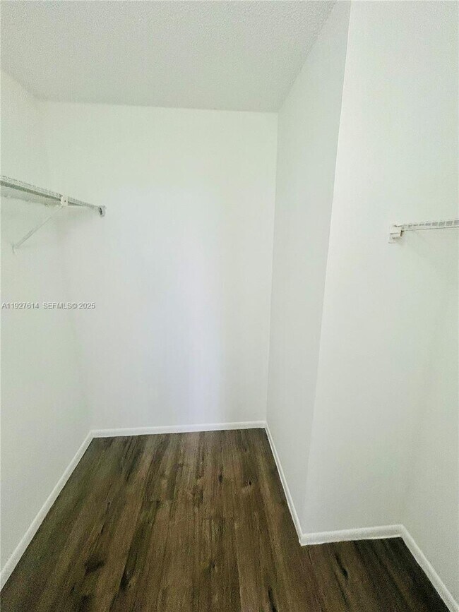 Building Photo - 3100 W Rolling Hills Cir