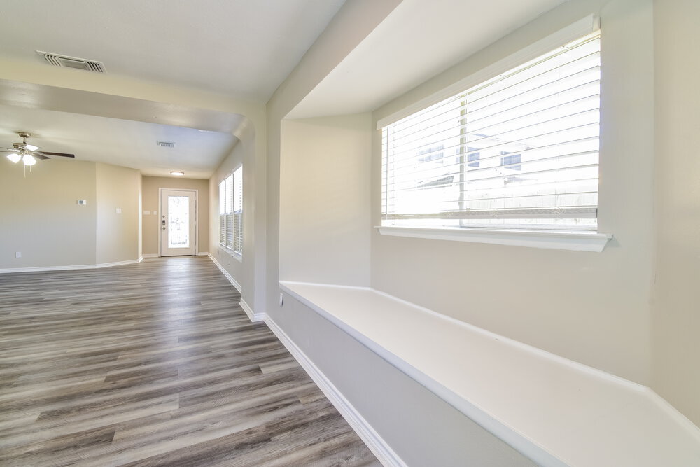Building Photo - 8115 Maple Meadow Dr