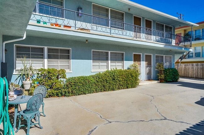 Building Photo - Beautiful Belmont Heights Studio for Rent!