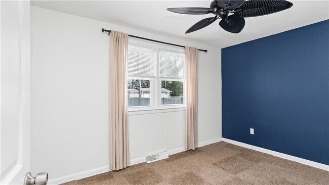 Building Photo - 82 Primrose Dr