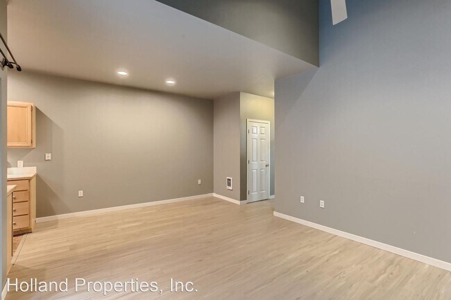 Building Photo - 3 br, 2 bath House - 8131 NE Wilkins St