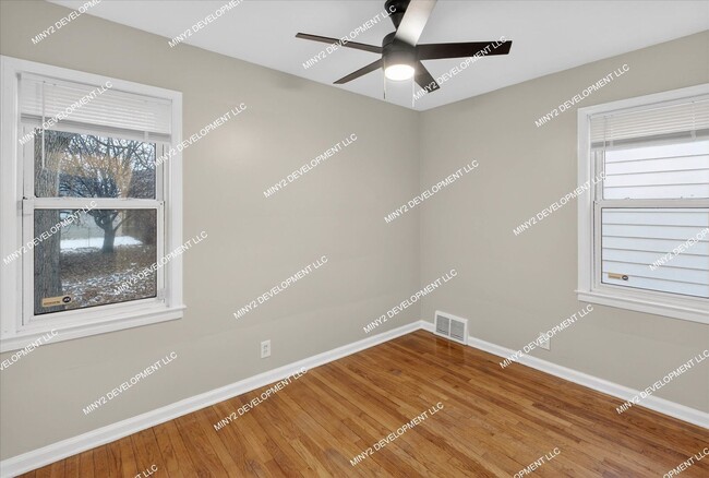 Building Photo - Charming Renovated 3-Bedroom Home for Rent in Eastpointe!