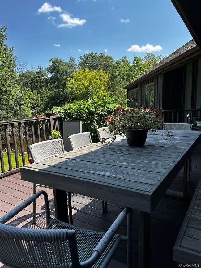 Building Photo - 222 Hurley Rd