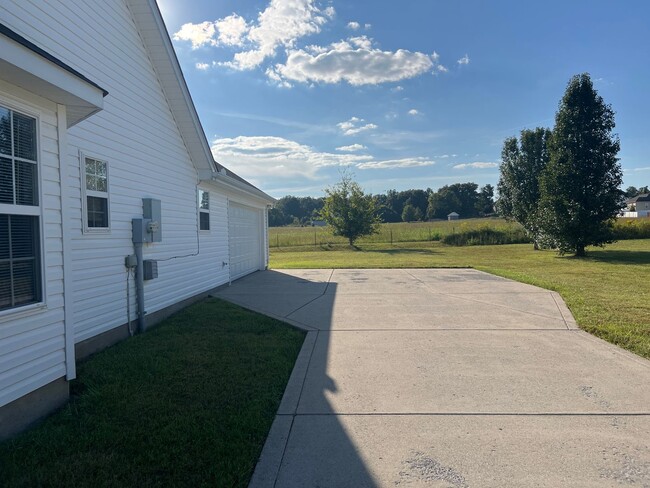 Building Photo - Barfield Area of Murfreesboro TN