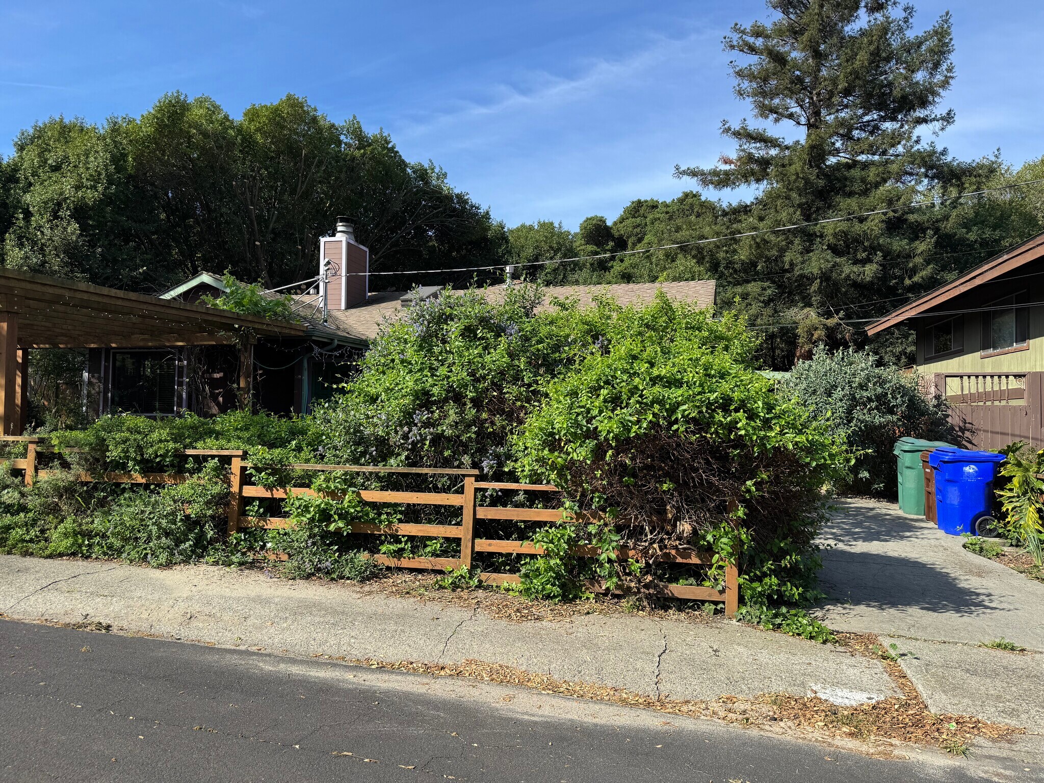 Building Photo - 3819 Linden Ln