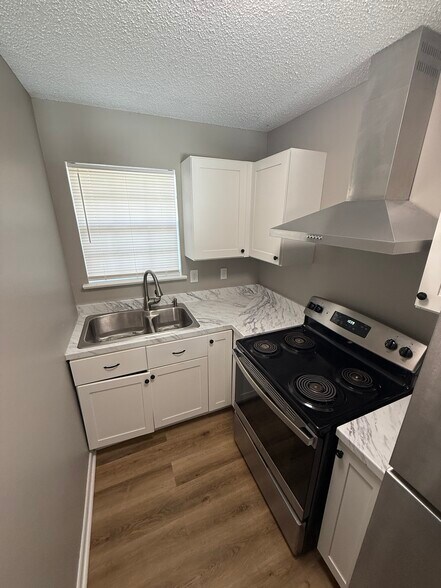 Building Photo - 7801 3rd Ave S