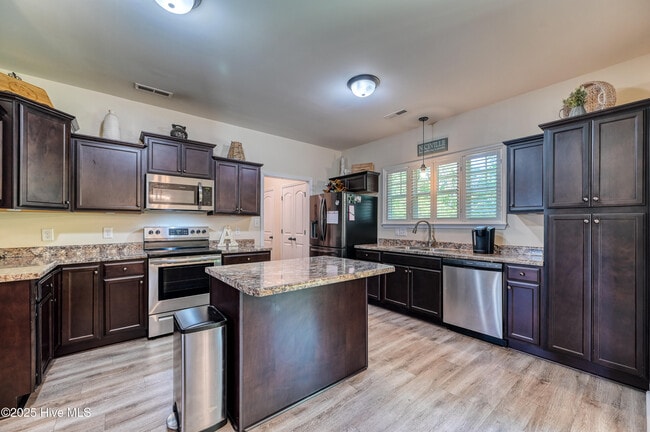 Building Photo - 307 Windward Landing