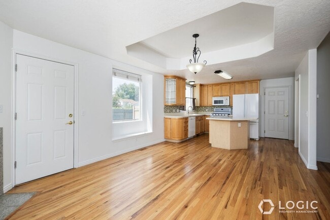 Building Photo - 166 Rawlins Ln