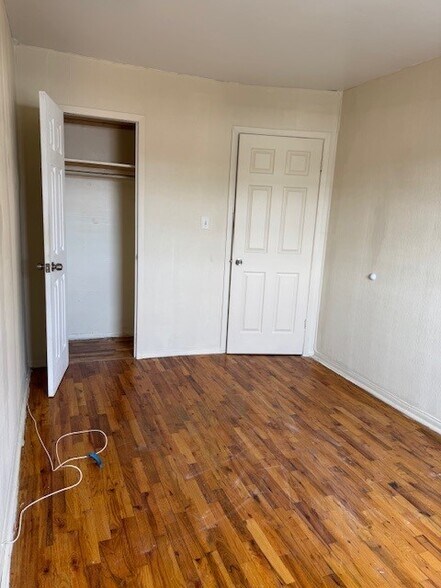 Building Photo - 1150 Metcalf Ave
