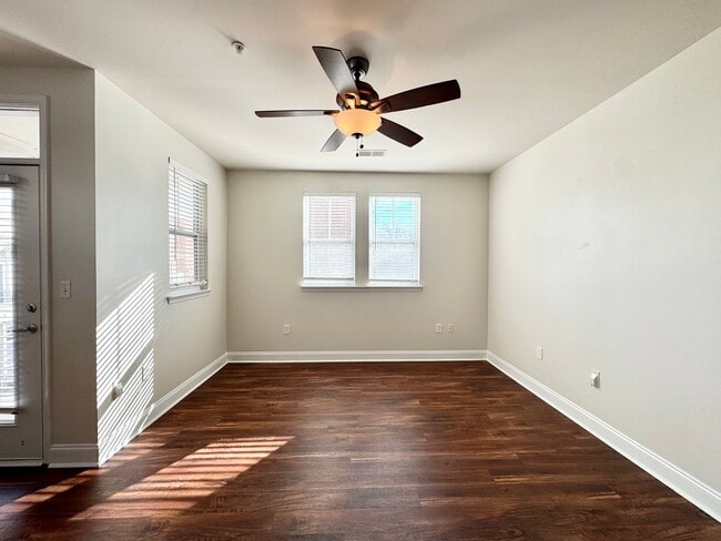 Building Photo - Stylish 1-Bedroom Corner Unit with Balcony – Minutes from Uptown Charlotte! Only $1,595!