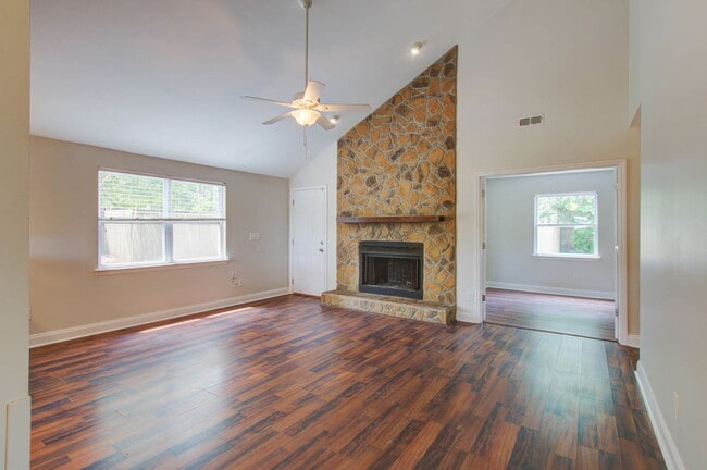 Building Photo - 8115 Pleasant Ridge Dr