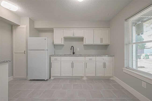 Building Photo - 7625 Amarillo St