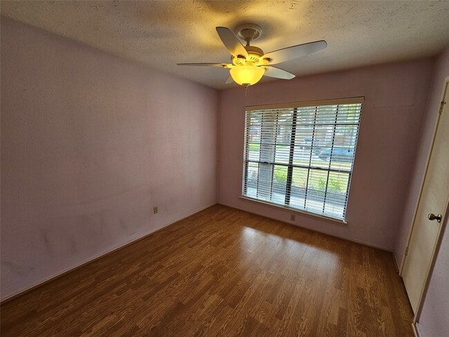 Building Photo - 22522 Round Valley Dr