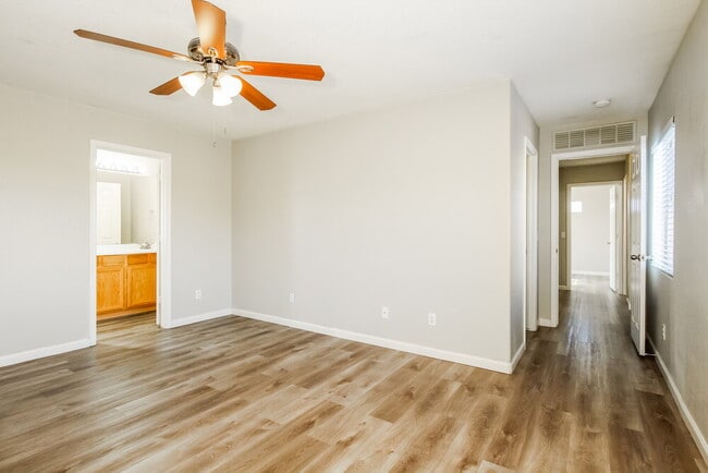 Building Photo - 8345 W Hughes Dr