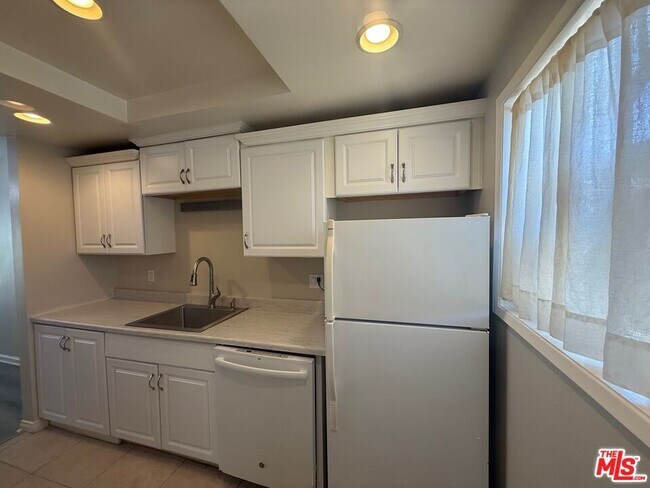 Building Photo - 6468 Cavalleri Rd