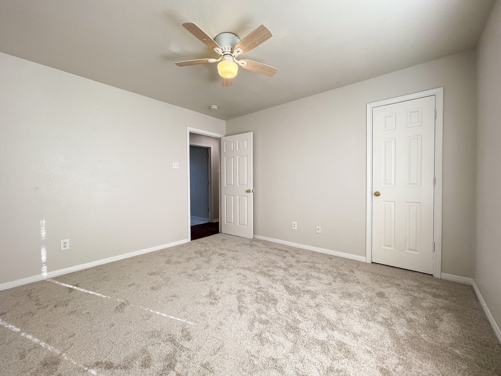 Building Photo - 175 Spring Water Ln