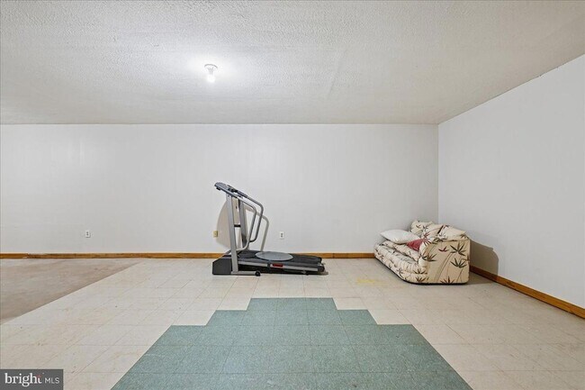 Building Photo - 13245 Croom Rd