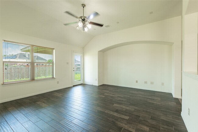 Building Photo - 23611 Starbridge Lake Ln