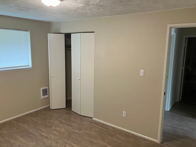 Building Photo - 1605 Murton St