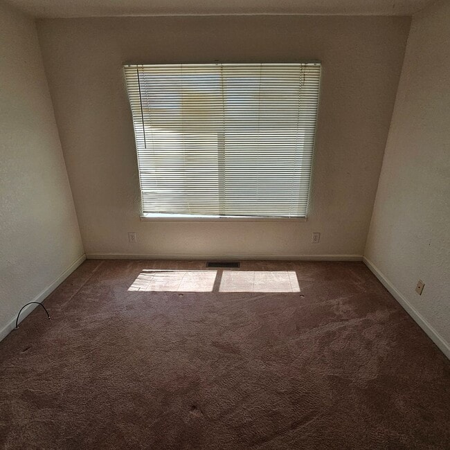 Building Photo - 3 bedroom home in Mason Valley's  Walker R...