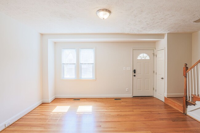 Building Photo - 5662 Kavon Ave