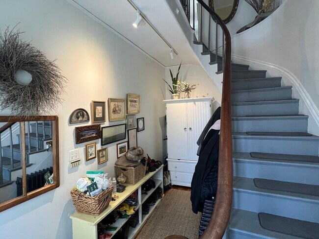 Building Photo - 15 Orchard St