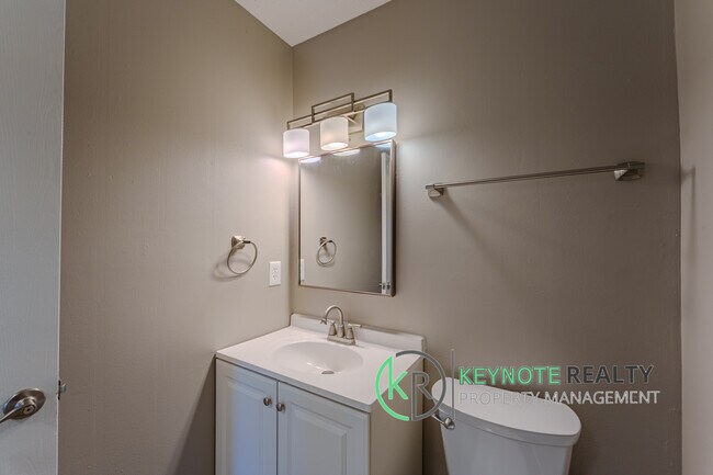 Building Photo - 1467 Hazelgrove Dr