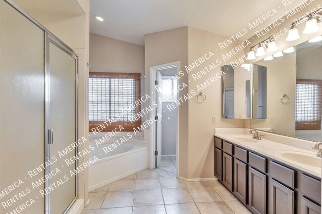 Building Photo - 10327 N Mineral Spring Ln