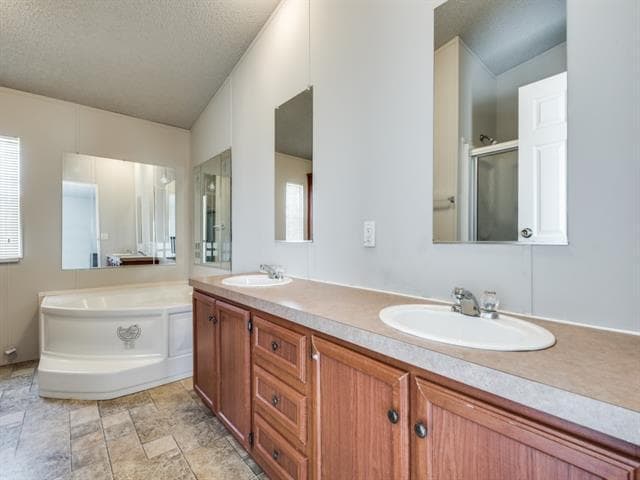 Building Photo - 4021 Meadow Vista Cir
