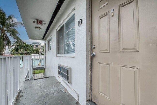 Building Photo - 6921 Rue Vendome