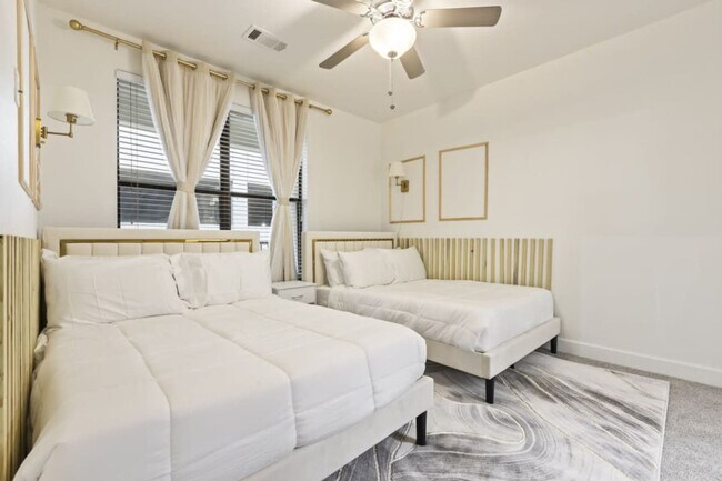 Building Photo - 5250 Town and Country Blvd