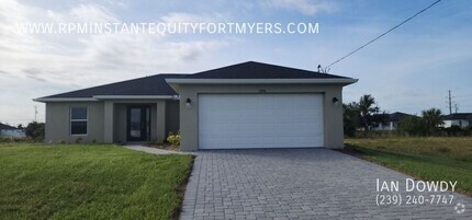 Building Photo - Water Front & Newly Built this home  offer...