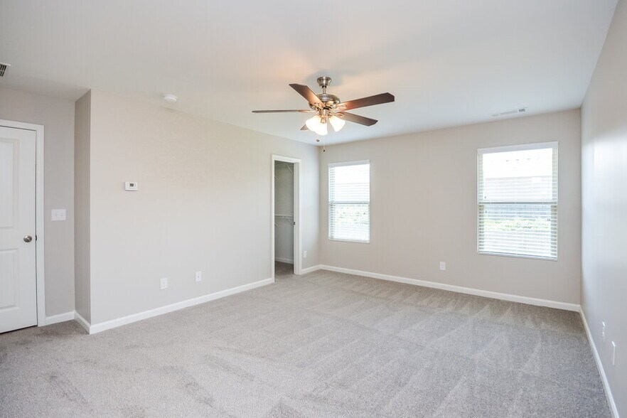 Building Photo - 3458 Sandstone Trail SE