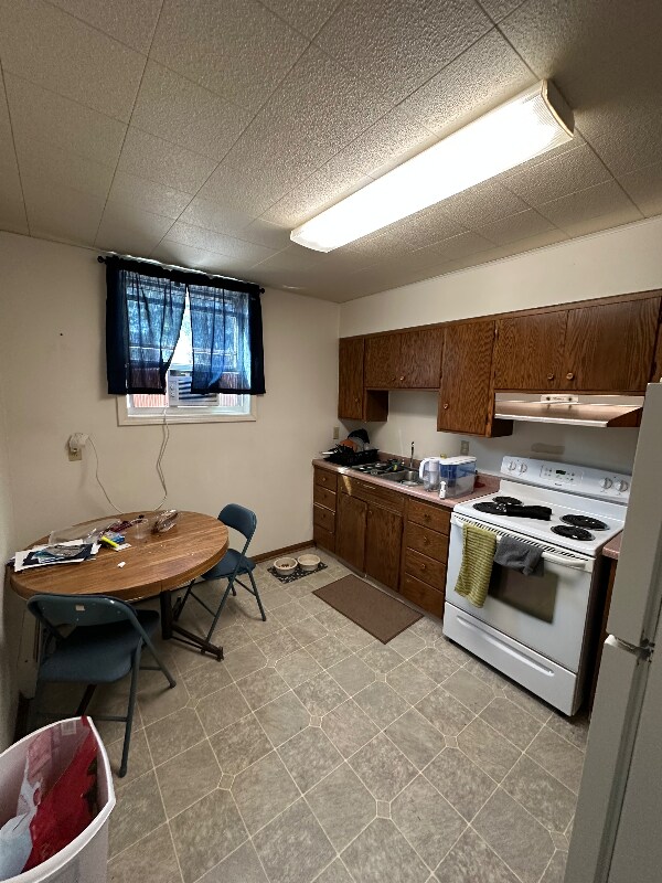 Building Photo - 516 Kendall Ave S
