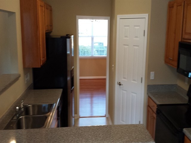 Building Photo - 203 Fledgling Way