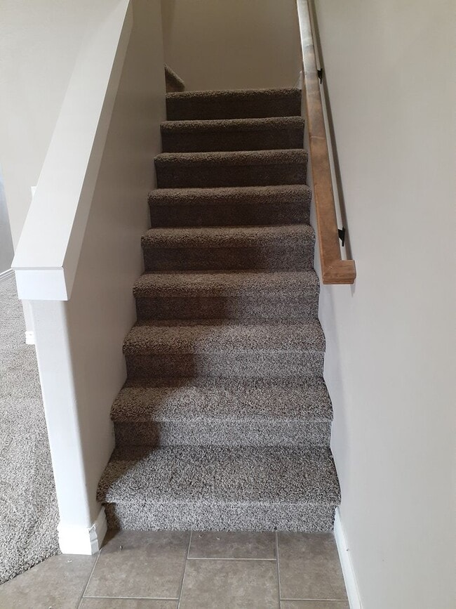 Building Photo - 2 bed 1.5 bath Lincoln Park Townhome!