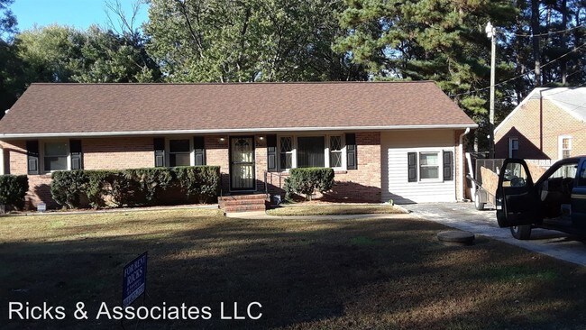 Building Photo - 3 br, 1.5 bath House - 25008 Pinecroft Rd
