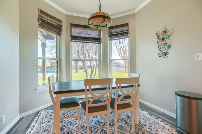 Building Photo - 2045 Weston Rd