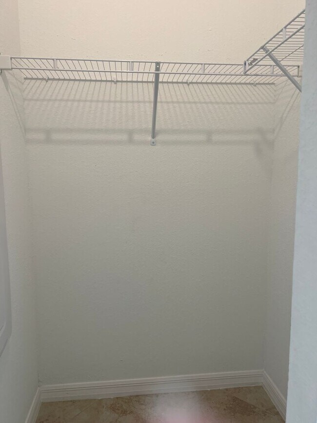 Building Photo - 3BR/2.5BA/1CG Townhome in Gran Paradiso