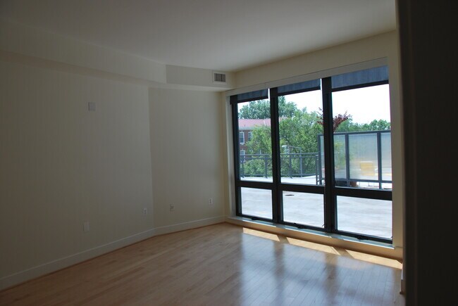 Building Photo - 4101 Albemarle St NW