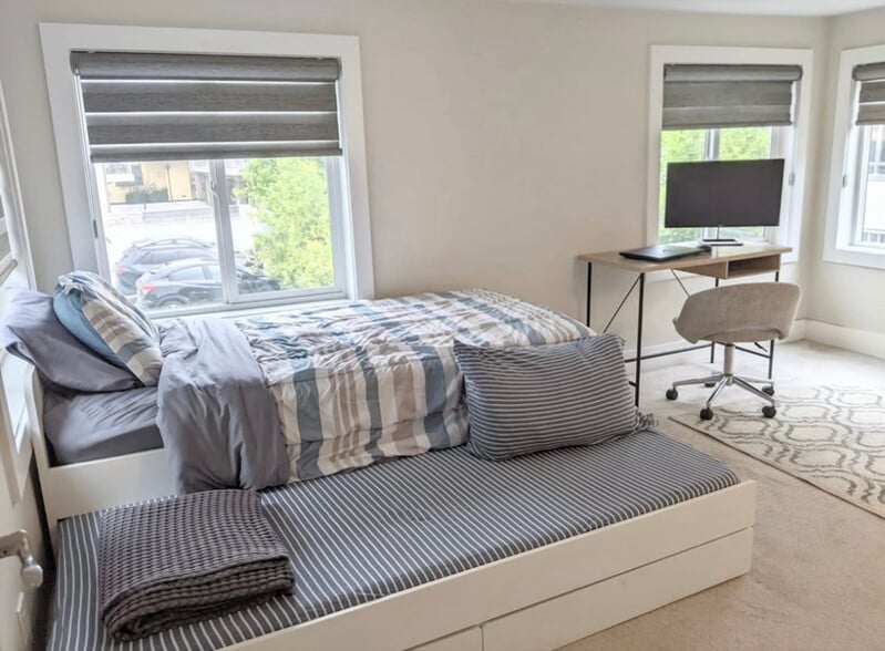 Primary Photo - 835 N Raymond Ave