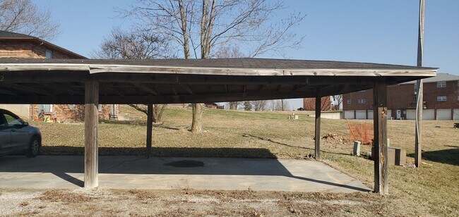 Building Photo - 306 W Southampton Dr