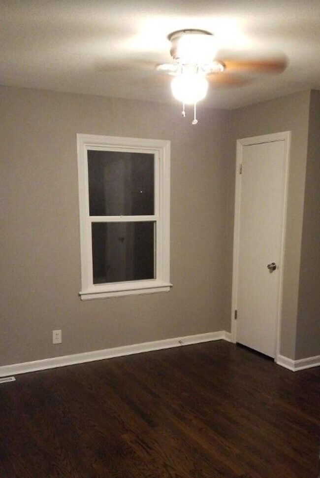 Building Photo - Charming 2-Bedroom, 1-Bath Home in Raytown, MO – Modern Finishes & Spacious Yard!