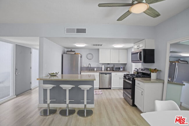 Building Photo - 74125 San Marino Way