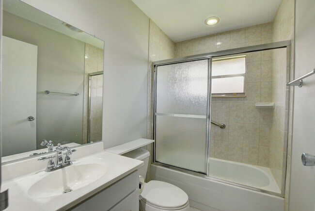 Building Photo - 193 Tuscany Ln