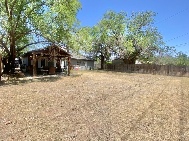 Building Photo - Pre lease option - available around June 12 of 2026