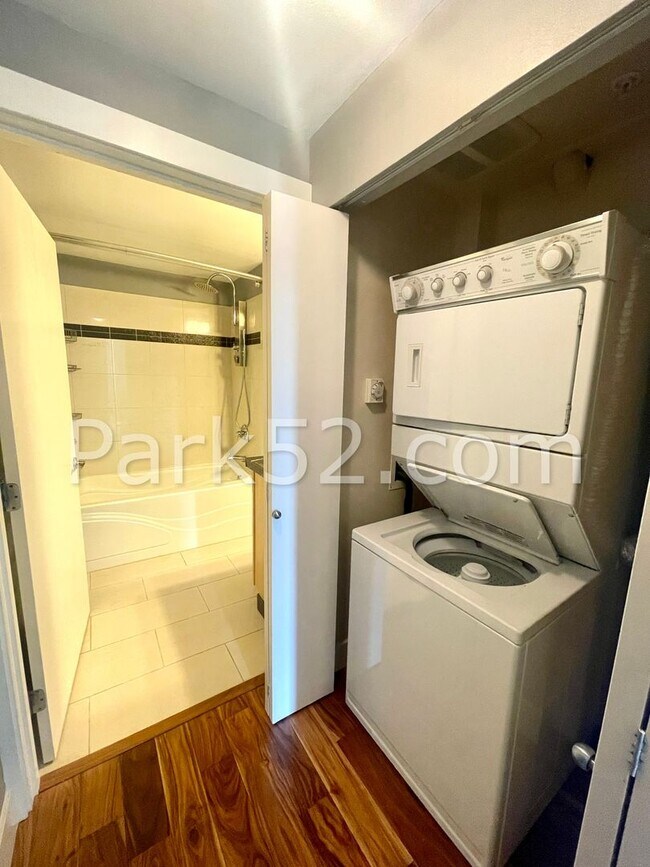 Building Photo - $250 Off Move In Special!  One Bedroom Con...