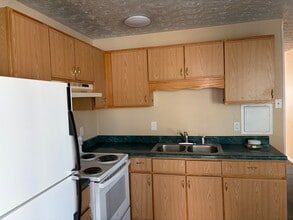 Building Photo - 132 Mann Ave